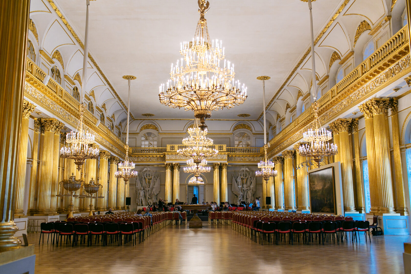 Гербовый зал Зимнего дворца фото
