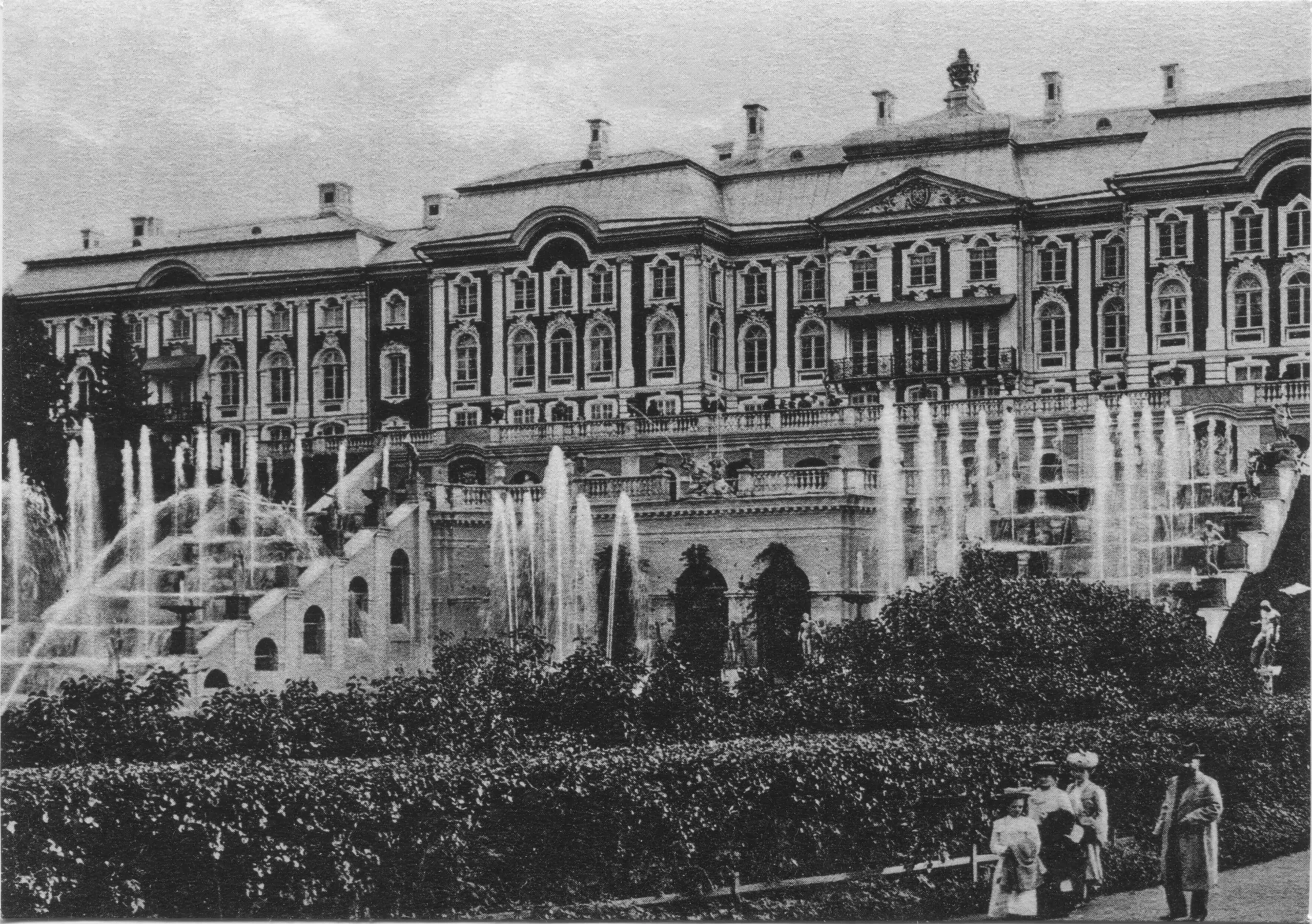 Петергоф — русский Версаль: великолепные виды на залив и шедевры дворцово-паркового искусства