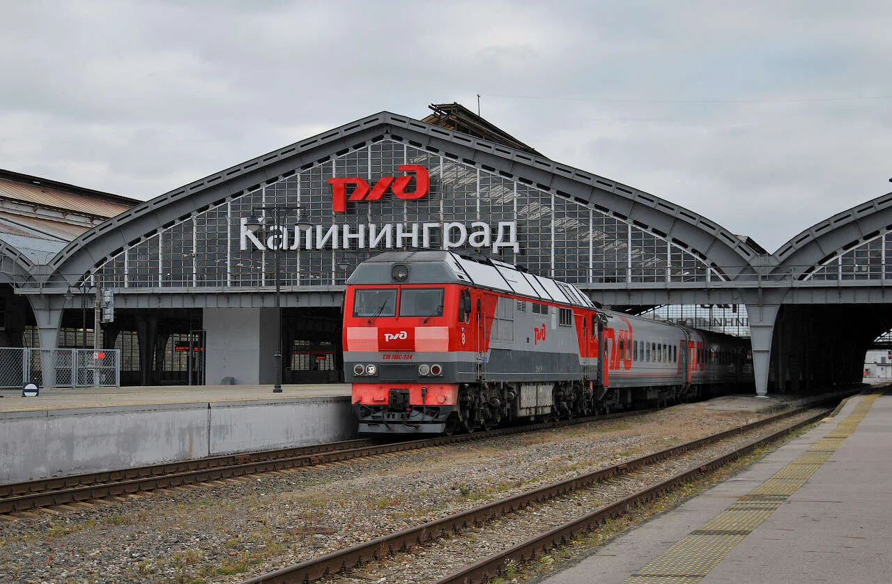 Фото: https://railgallery.ru/author/799/ Поезд в Калининград