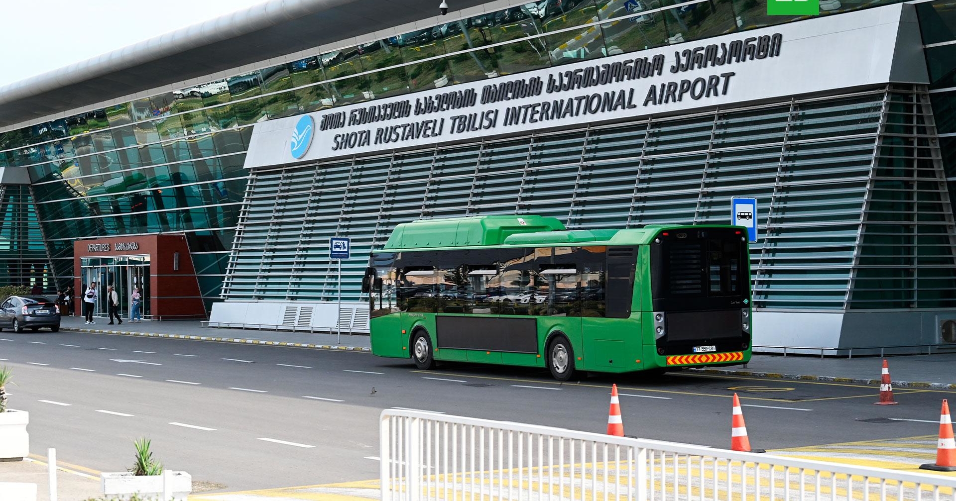 Городской автобус №337 из аэропорта в Тбилиси