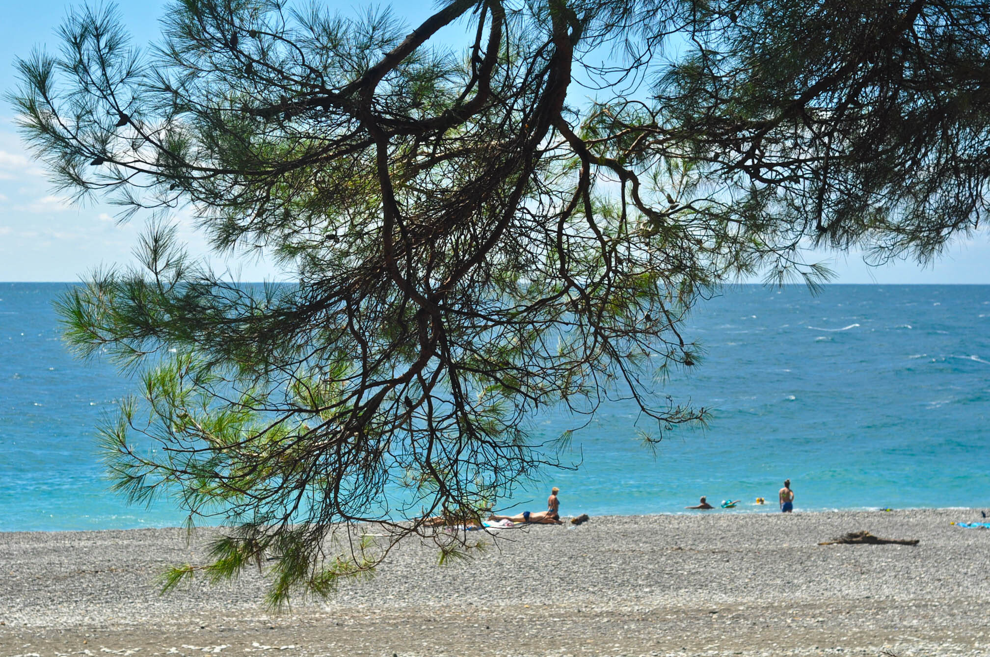 Пляж «Кипариска» в Пицунде Абхазия