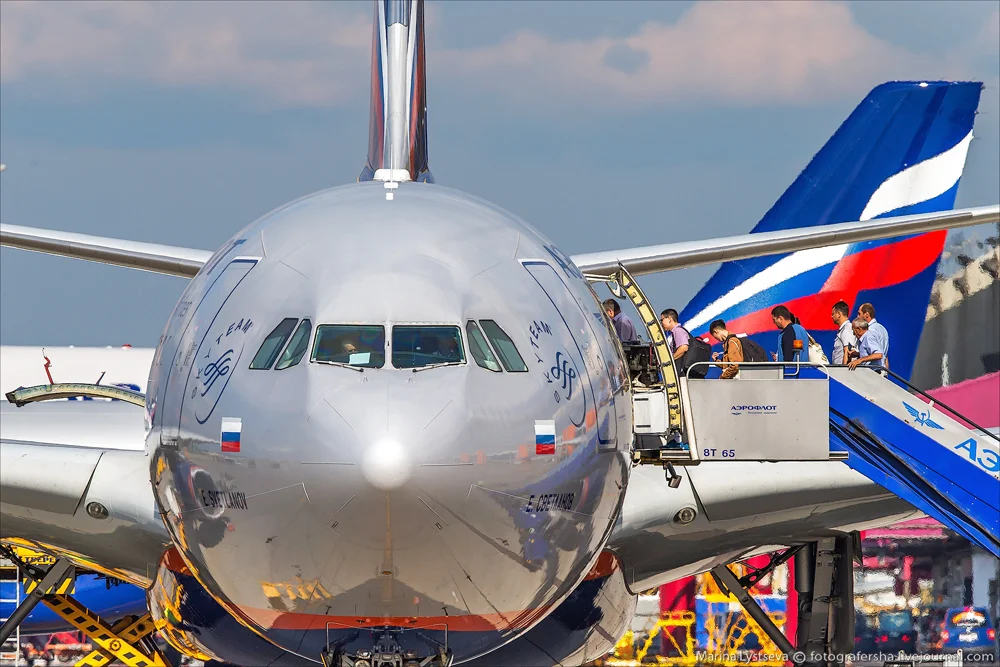 ТОП-10 авиакомпаний России: кто летает и обслуживает лучше всех?